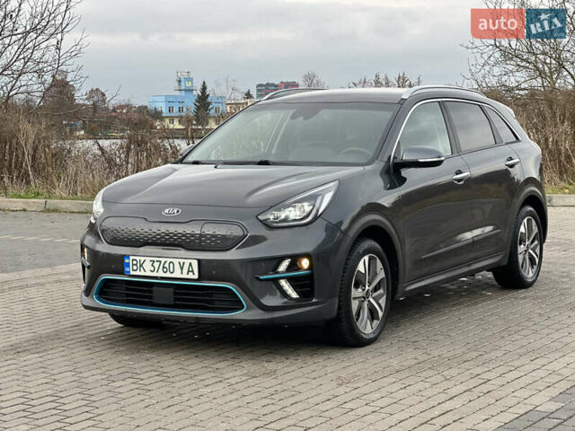 Серый Киа Niro, объемом двигателя 0 л и пробегом 157 тыс. км за 16999 $, фото 4 на Automoto.ua