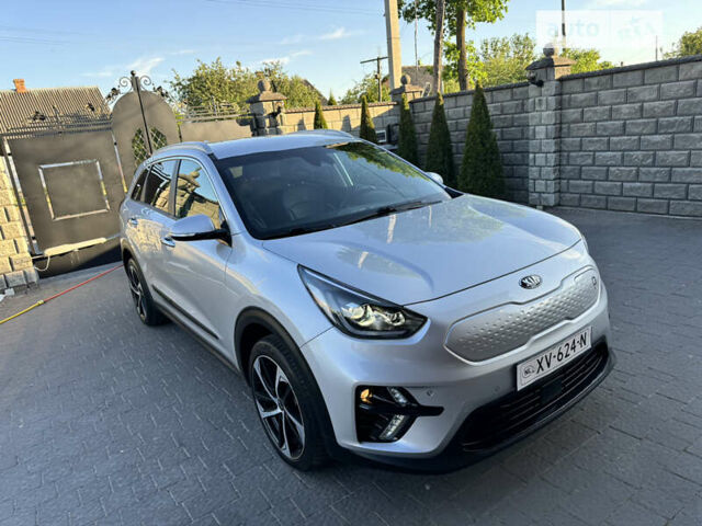 Сірий Кіа Niro, об'ємом двигуна 0 л та пробігом 136 тис. км за 18499 $, фото 36 на Automoto.ua