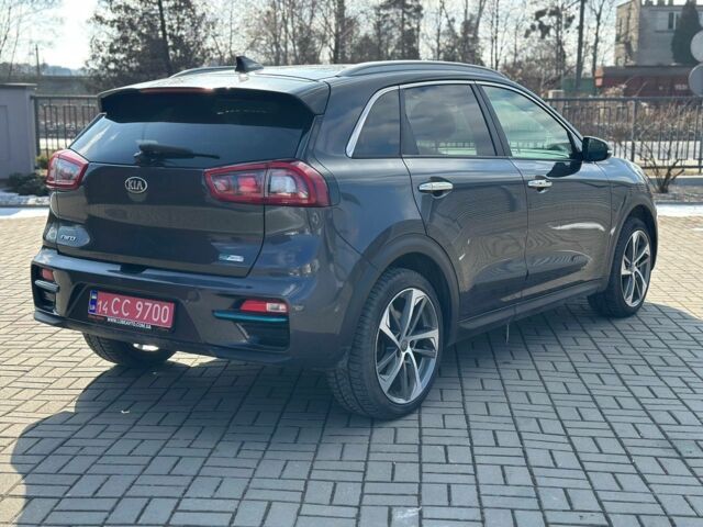 Серый Киа Niro, объемом двигателя 0 л и пробегом 151 тыс. км за 16750 $, фото 4 на Automoto.ua