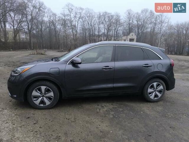 Сірий Кіа Niro, об'ємом двигуна 1.58 л та пробігом 80 тис. км за 21000 $, фото 3 на Automoto.ua