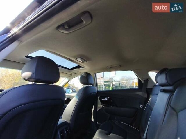 Сірий Кіа Niro, об'ємом двигуна 0 л та пробігом 154 тис. км за 18000 $, фото 48 на Automoto.ua