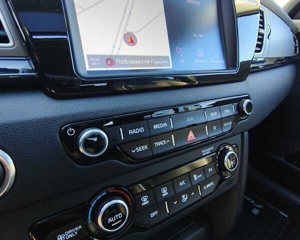 Сірий Кіа Niro, об'ємом двигуна 0 л та пробігом 154 тис. км за 18000 $, фото 27 на Automoto.ua