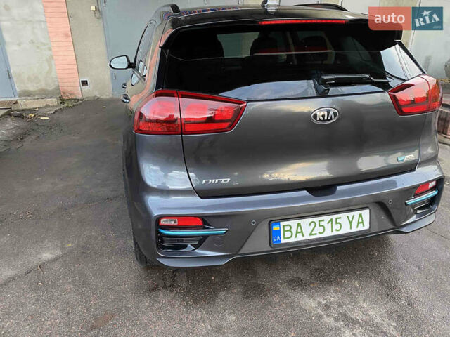 Серый Киа Niro, объемом двигателя 0 л и пробегом 105 тыс. км за 18100 $, фото 3 на Automoto.ua