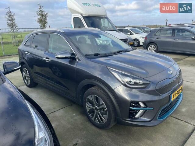 Серый Киа Niro, объемом двигателя 0 л и пробегом 84 тыс. км за 17960 $, фото 5 на Automoto.ua