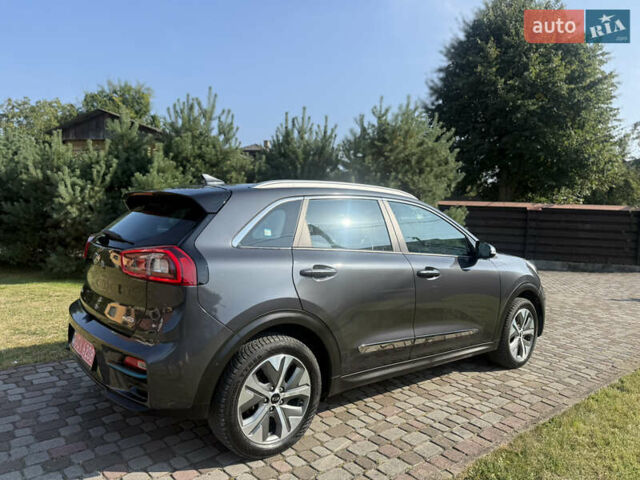 Серый Киа Niro, объемом двигателя 0 л и пробегом 158 тыс. км за 17800 $, фото 8 на Automoto.ua