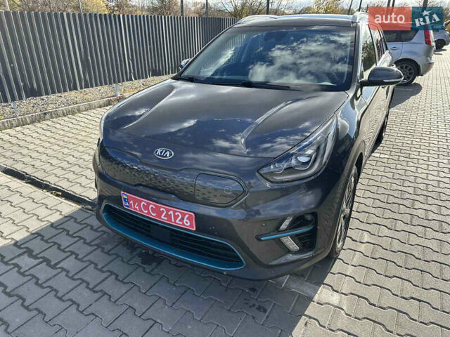 Серый Киа Niro, объемом двигателя 0 л и пробегом 106 тыс. км за 17500 $, фото 1 на Automoto.ua