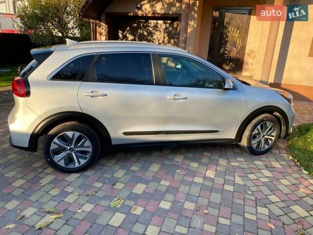 Киа Niro 2019 в Виннице на Automoto.ua Серый Киа Niro, объемом двигателя 0 л и пробегом 110 тыс. км за 17300 $, фото 4 на Automoto.ua