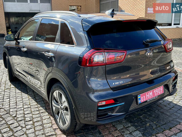 Серый Киа Niro, объемом двигателя 0 л и пробегом 116 тыс. км за 17990 $, фото 6 на Automoto.ua