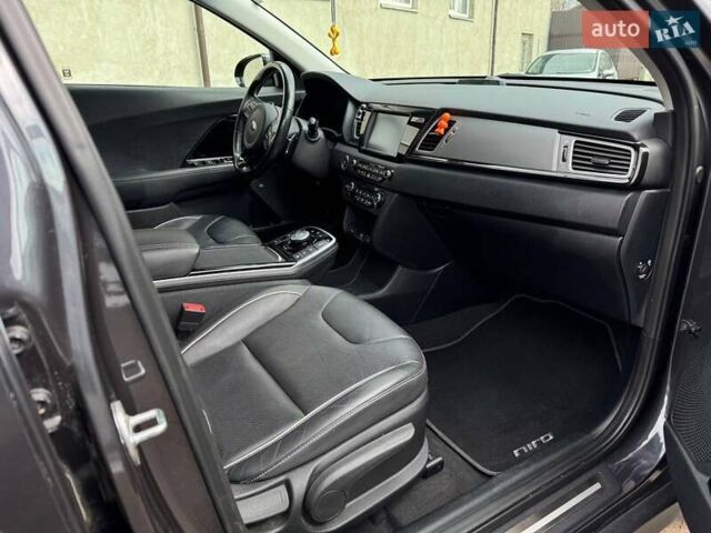 Киа Niro 2019 в Дрогобыче на Automoto.ua Серый Киа Niro, объемом двигателя 0 л и пробегом 139 тыс. км за 17777 $, фото 26 на Automoto.ua