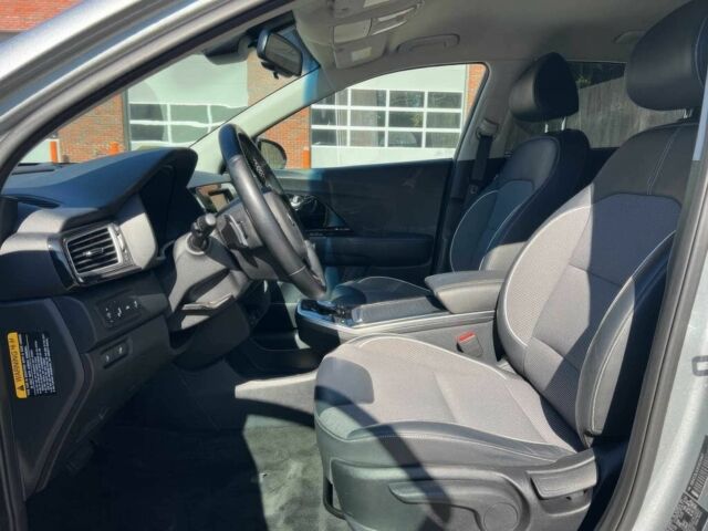 Сірий Кіа Niro, об'ємом двигуна 0 л та пробігом 88 тис. км за 8500 $, фото 7 на Automoto.ua