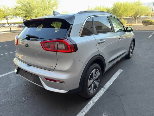 Киа Niro 2019 в Одессе на Automoto.ua Серый Киа Niro, объемом двигателя 1.6 л и пробегом 45 тыс. км за 13000 $, фото 3 на Automoto.ua