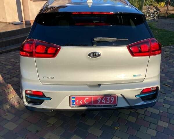 Киа Niro 2019 в Виннице на Automoto.ua Серый Киа Niro, объемом двигателя 0 л и пробегом 110 тыс. км за 17300 $, фото 11 на Automoto.ua