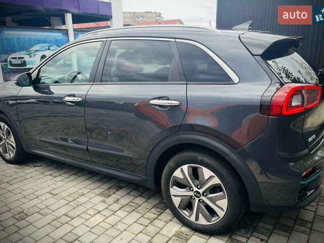 Серый Киа Niro, объемом двигателя 0 л и пробегом 102 тыс. км за 18900 $, фото 8 на Automoto.ua