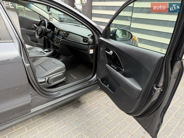 Сірий Кіа Niro, об'ємом двигуна 0 л та пробігом 65 тис. км за 16700 $, фото 14 на Automoto.ua