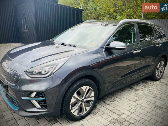 Серый Киа Niro, объемом двигателя 0 л и пробегом 102 тыс. км за 18900 $, фото 1 на Automoto.ua