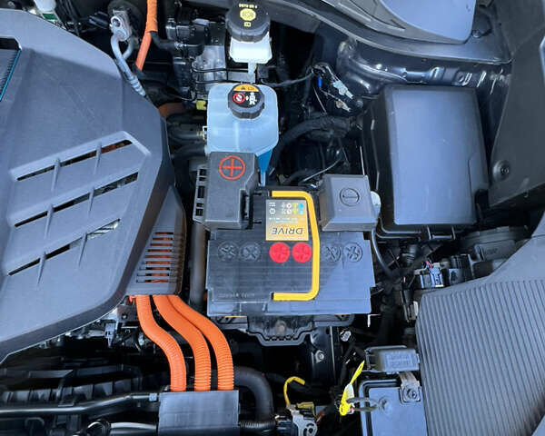 Сірий Кіа Niro, об'ємом двигуна 0 л та пробігом 92 тис. км за 18800 $, фото 21 на Automoto.ua