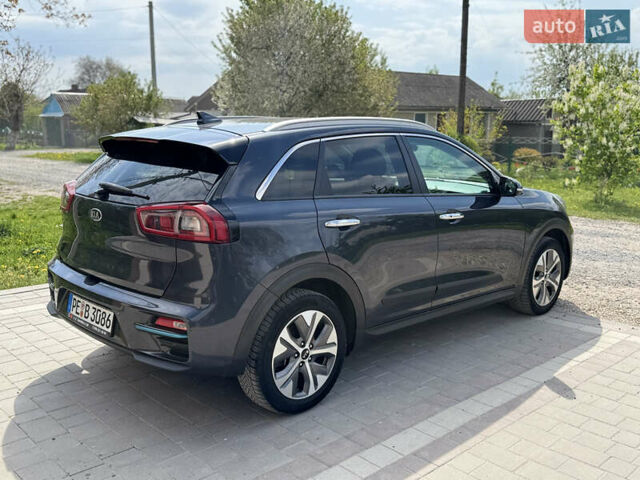 Серый Киа Niro, объемом двигателя 0 л и пробегом 115 тыс. км за 18885 $, фото 3 на Automoto.ua