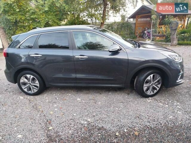Сірий Кіа Niro, об'ємом двигуна 0 л та пробігом 92 тис. км за 19800 $, фото 8 на Automoto.ua