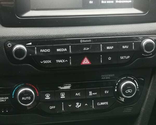 Серый Киа Niro, объемом двигателя 0 л и пробегом 179 тыс. км за 15800 $, фото 13 на Automoto.ua