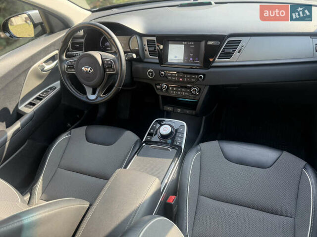 Серый Киа Niro, объемом двигателя 0 л и пробегом 158 тыс. км за 17800 $, фото 36 на Automoto.ua