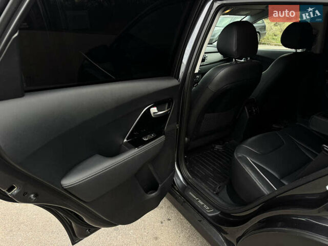 Сірий Кіа Niro, об'ємом двигуна 0 л та пробігом 101 тис. км за 16800 $, фото 9 на Automoto.ua