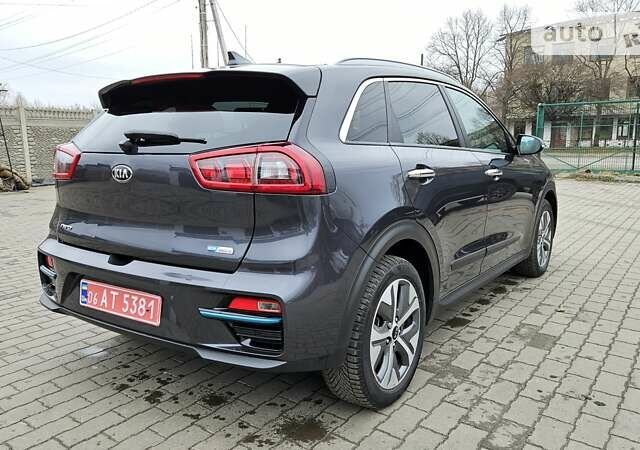 Сірий Кіа Niro, об'ємом двигуна 0 л та пробігом 153 тис. км за 20800 $, фото 7 на Automoto.ua