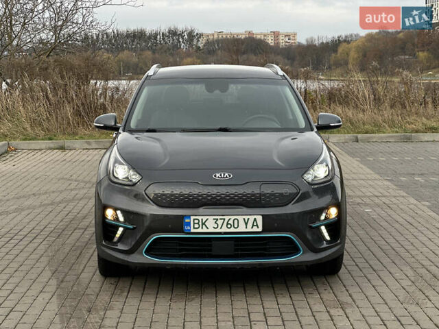 Серый Киа Niro, объемом двигателя 0 л и пробегом 157 тыс. км за 16999 $, фото 2 на Automoto.ua