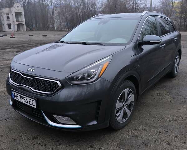 Сірий Кіа Niro, об'ємом двигуна 1.58 л та пробігом 80 тис. км за 21000 $, фото 2 на Automoto.ua