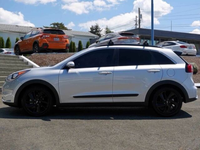 Сірий Кіа Niro, об'ємом двигуна 1.6 л та пробігом 50 тис. км за 13000 $, фото 3 на Automoto.ua