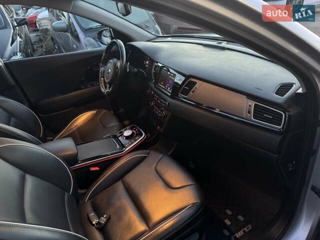 Серый Киа Niro, объемом двигателя 0 л и пробегом 157 тыс. км за 17900 $, фото 20 на Automoto.ua