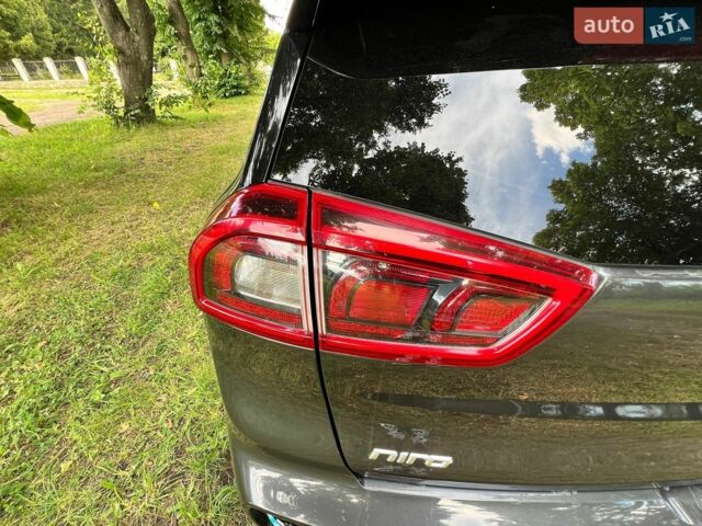 Серый Киа Niro, объемом двигателя 0 л и пробегом 165 тыс. км за 19000 $, фото 11 на Automoto.ua