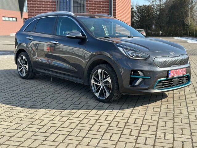 Серый Киа Niro, объемом двигателя 0 л и пробегом 151 тыс. км за 16750 $, фото 2 на Automoto.ua