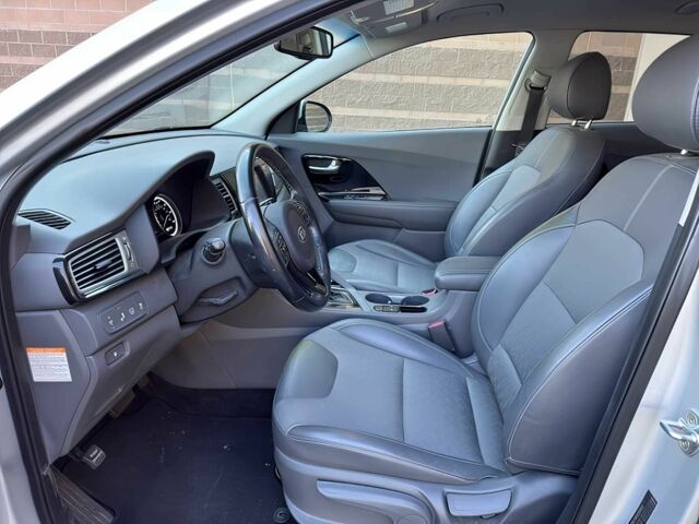 Киа Niro 2019 в Одессе на Automoto.ua Серый Киа Niro, объемом двигателя 1.6 л и пробегом 45 тыс. км за 13000 $, фото 7 на Automoto.ua