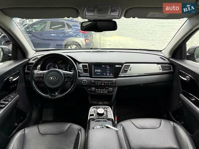 Сірий Кіа Niro, об'ємом двигуна 0 л та пробігом 93 тис. км за 18737 $, фото 8 на Automoto.ua