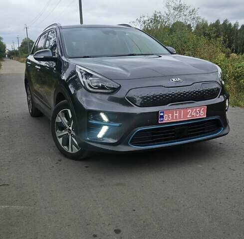 Серый Киа Niro, объемом двигателя 0 л и пробегом 147 тыс. км за 16500 $, фото 1 на Automoto.ua