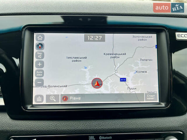 Серый Киа Niro, объемом двигателя 0 л и пробегом 70 тыс. км за 19350 $, фото 41 на Automoto.ua