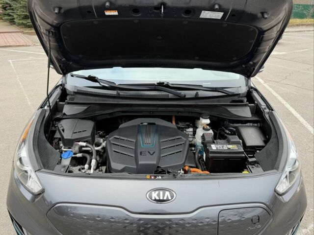 Серый Киа Niro, объемом двигателя 0 л и пробегом 67 тыс. км за 16800 $, фото 17 на Automoto.ua