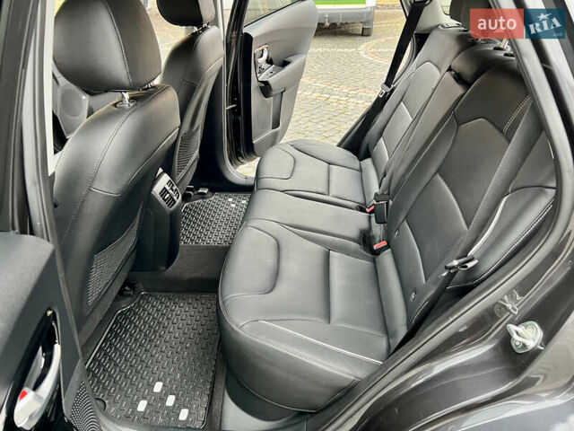 Серый Киа Niro, объемом двигателя 0 л и пробегом 116 тыс. км за 17990 $, фото 29 на Automoto.ua