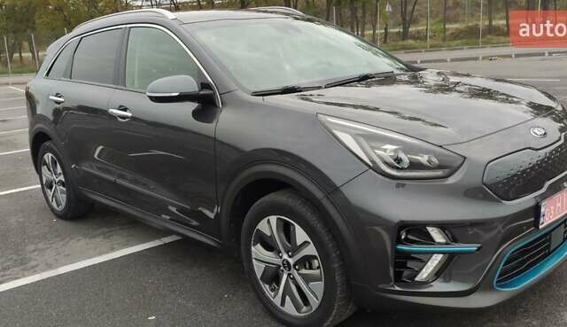 Киа Niro 2019 в Днепре (Днепропетровске) на Automoto.ua Серый Киа Niro, объемом двигателя 0 л и пробегом 149 тыс. км за 17800 $, фото 5 на Automoto.ua
