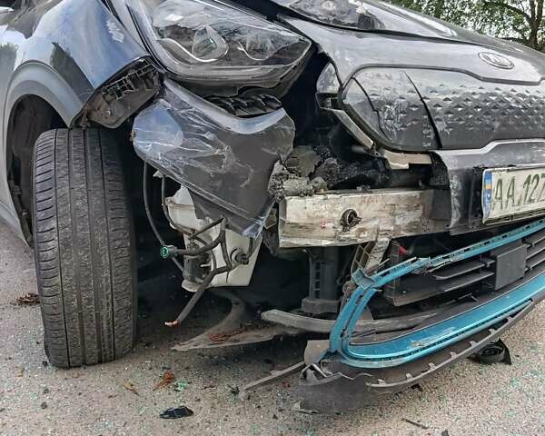 Киа Niro 2019 в Киеве на Automoto.ua Серый Киа Niro, объемом двигателя 0 л и пробегом 90 тыс. км за 12000 $, фото 3 на Automoto.ua
