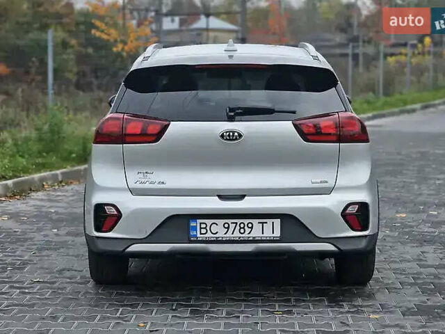 Серый Киа Niro, объемом двигателя 1.6 л и пробегом 115 тыс. км за 16700 $, фото 7 на Automoto.ua