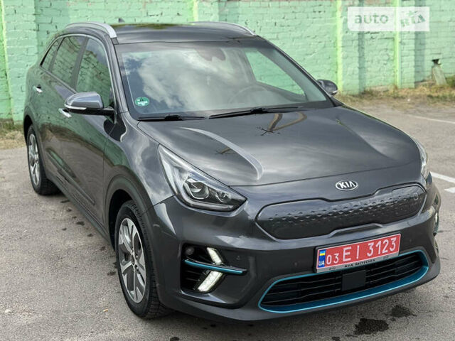 Серый Киа Niro, объемом двигателя 0 л и пробегом 102 тыс. км за 18499 $, фото 6 на Automoto.ua