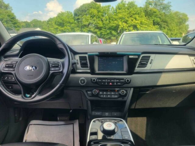 Сірий Кіа Niro, об'ємом двигуна 0 л та пробігом 32 тис. км за 7000 $, фото 7 на Automoto.ua