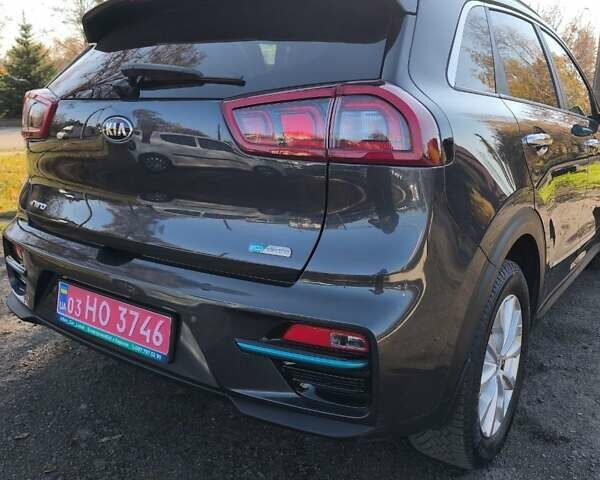 Сірий Кіа Niro, об'ємом двигуна 0 л та пробігом 154 тис. км за 18000 $, фото 8 на Automoto.ua