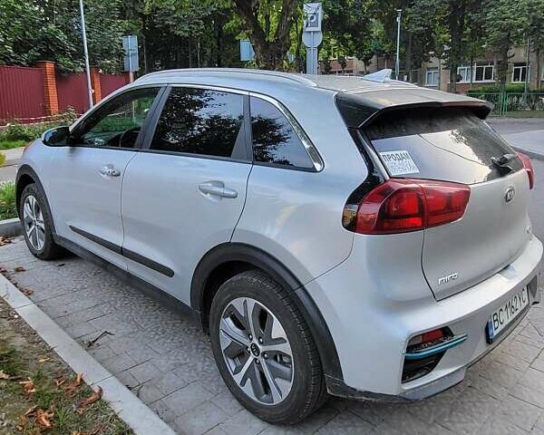 Киа Niro 2019 в Львове на Automoto.ua Серый Киа Niro, объемом двигателя 0 л и пробегом 245 тыс. км за 16499 $, фото 1 на Automoto.ua