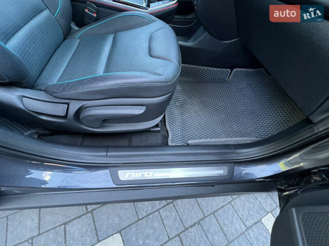Сірий Кіа Niro, об'ємом двигуна 0 л та пробігом 92 тис. км за 18800 $, фото 34 на Automoto.ua