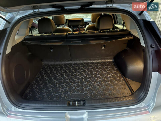 Серый Киа Niro, объемом двигателя 0 л и пробегом 157 тыс. км за 17900 $, фото 16 на Automoto.ua