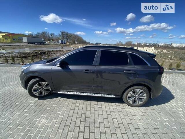 Сірий Кіа Niro, об'ємом двигуна 0 л та пробігом 120 тис. км за 21500 $, фото 2 на Automoto.ua