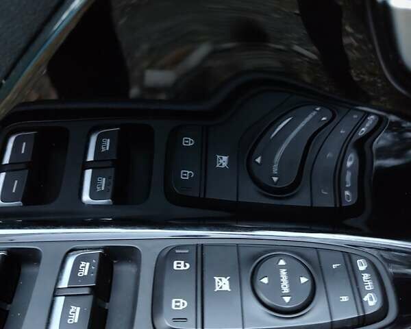 Сірий Кіа Niro, об'ємом двигуна 1.58 л та пробігом 84 тис. км за 17200 $, фото 7 на Automoto.ua