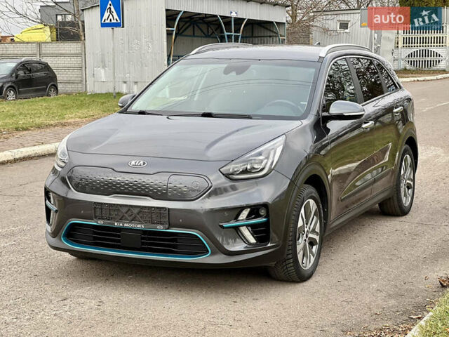 Серый Киа Niro, объемом двигателя 0 л и пробегом 70 тыс. км за 19350 $, фото 2 на Automoto.ua